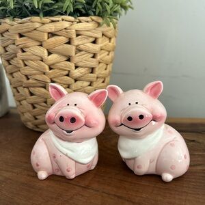Vintage Joseph Originals Pink Pig Salt & Pepper Shakers bibs polkadot